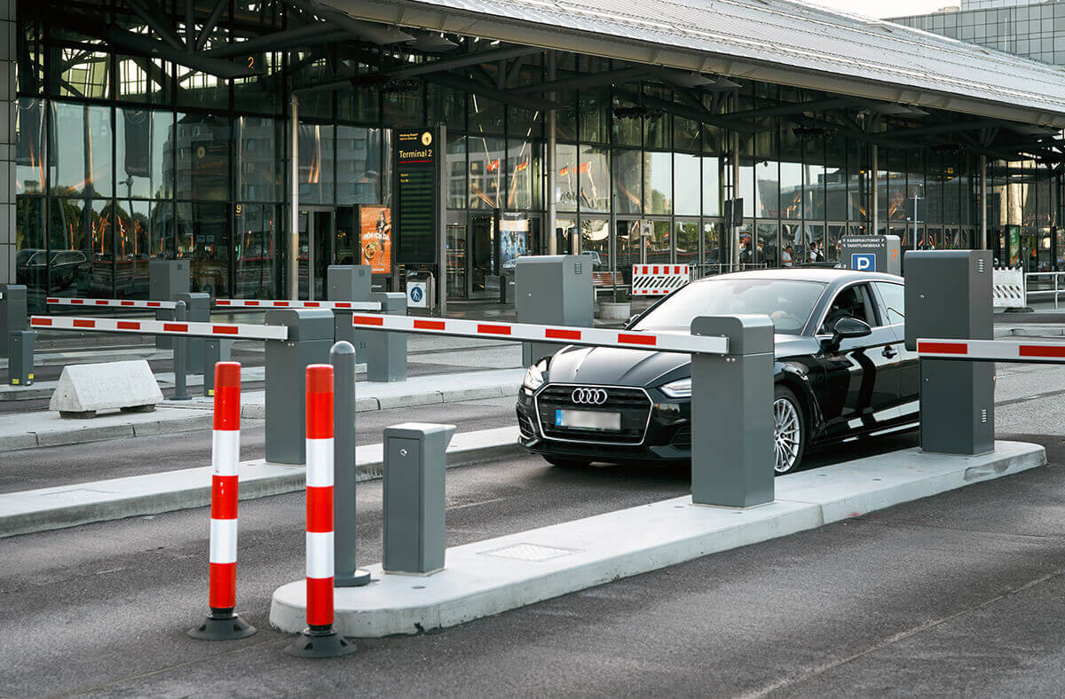 DESIGNA barriers and lane devices at hamburg Airport