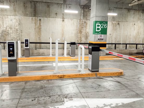 La Perla parking system barriers