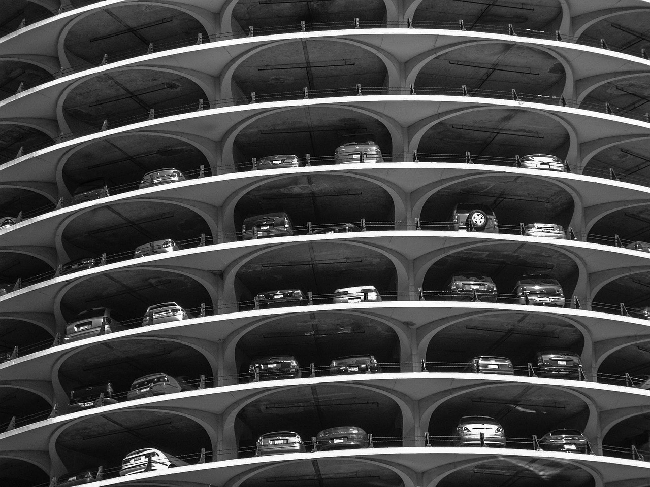 garage-2440739_1280