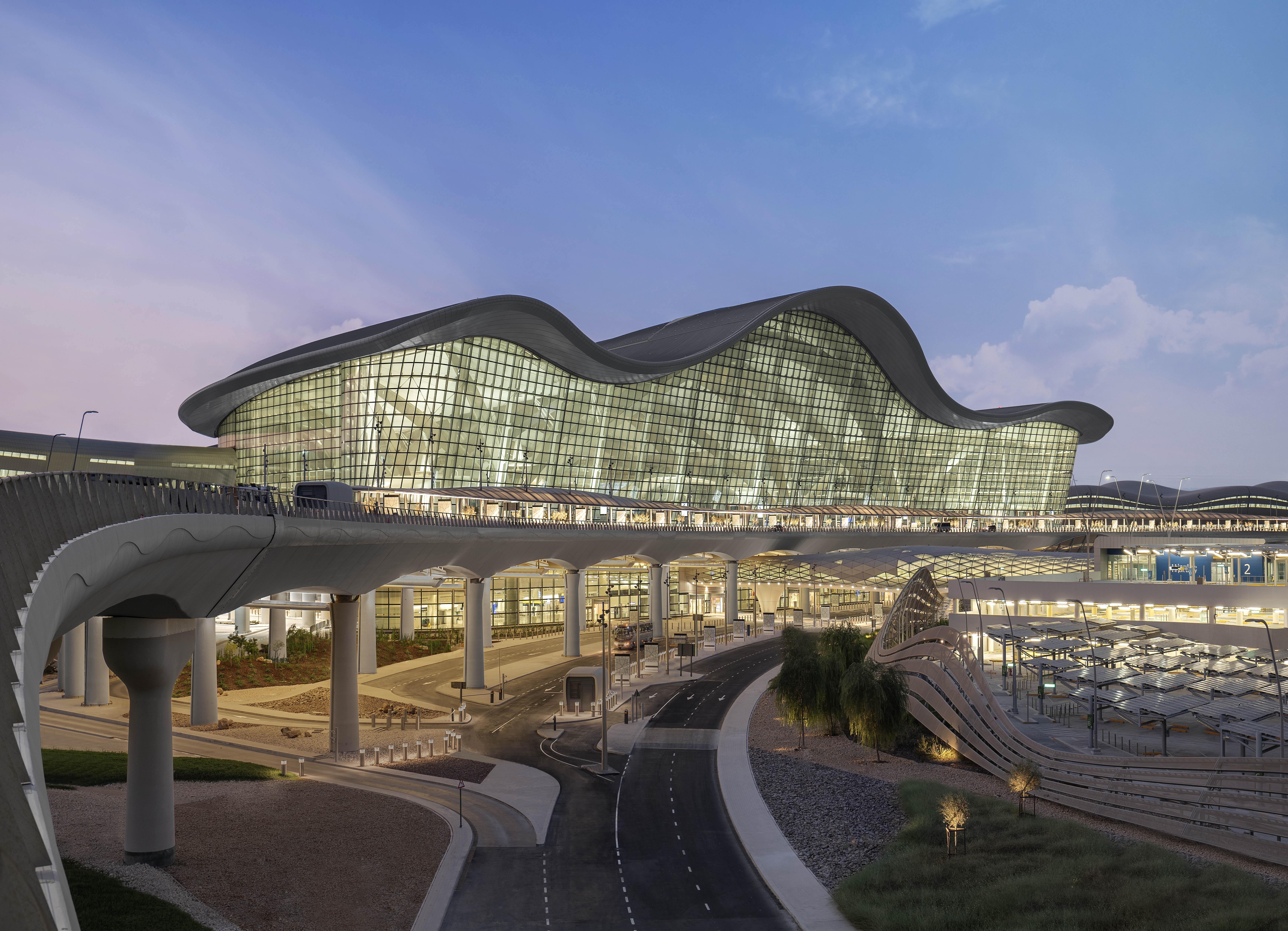 Abu Dhabi International Airport (AUH)