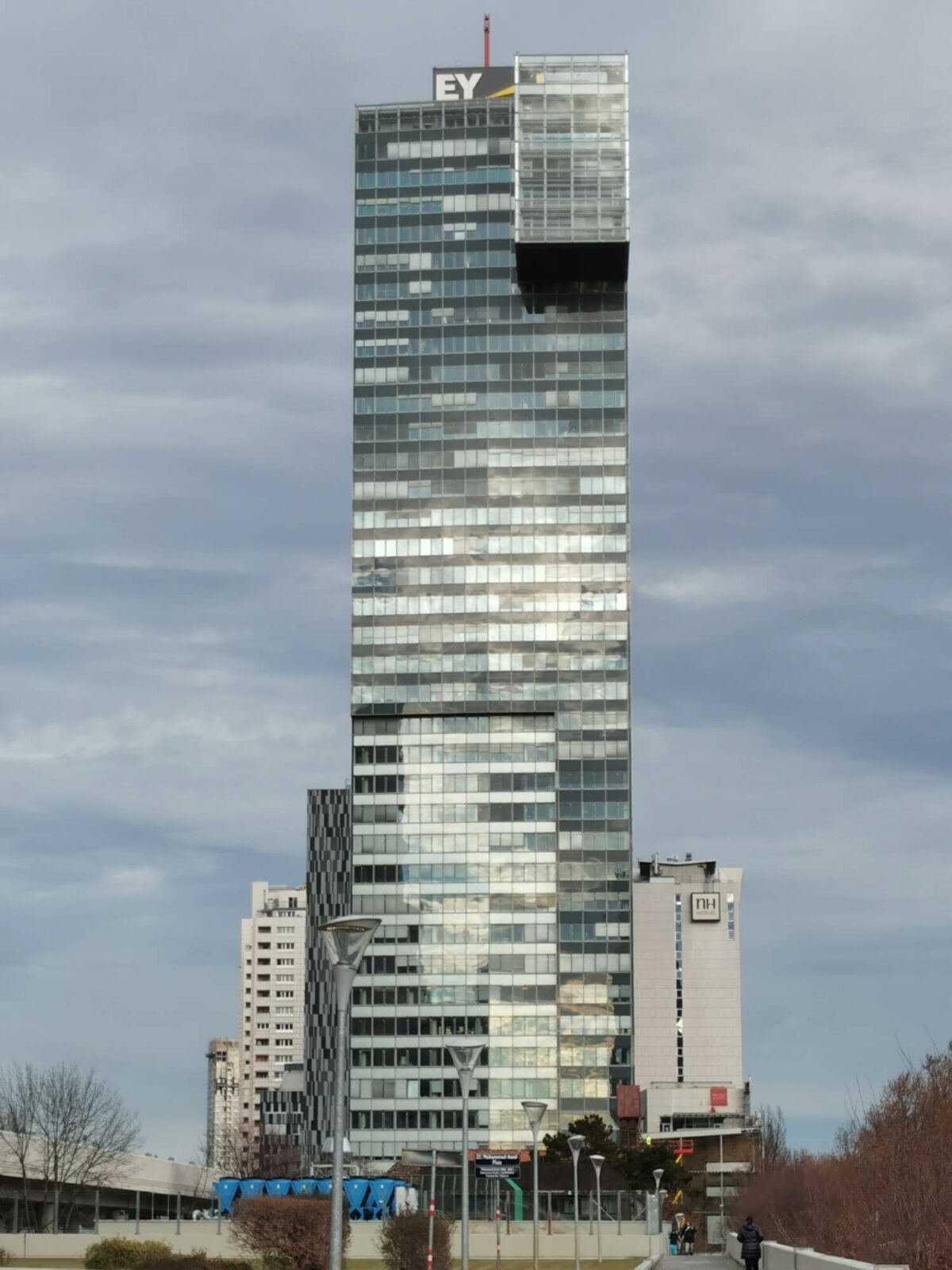 IZD TOWER